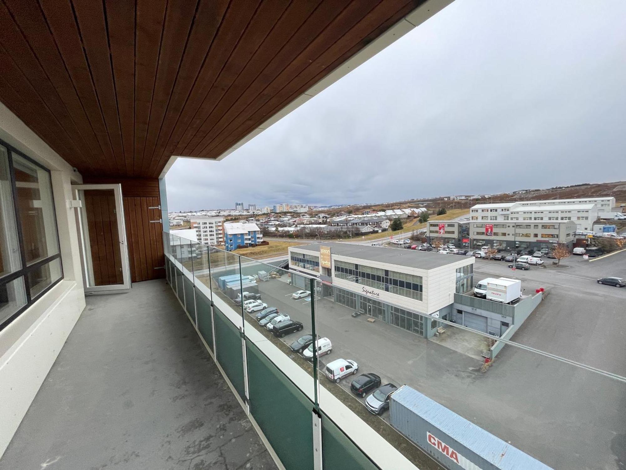 Modern And Spacious 3 Bedroom Apartment In Kopavogur เรคยาวิก ภายนอก รูปภาพ